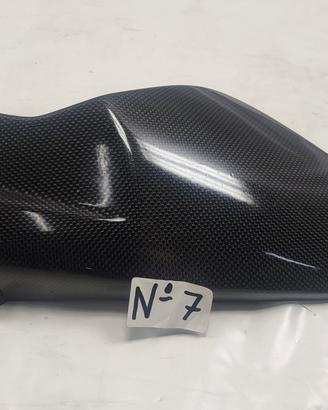 PARAFANGO POSTERIORE IN CARBONIO PER DUCATI STREET