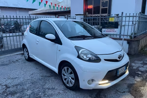 Toyota Aygo 1.0 12V VVT-i 5 porte Cool Soda Connec