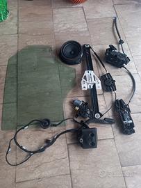 Vetro originale Audi Q3 SPB posteriore sinistro 