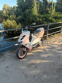 APRILIA SR TPR 86-NON È UNO SCOOTER È UN PROBLEMA