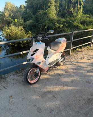 APRILIA SR TPR 86-NON È UNO SCOOTER È UN PROBLEMA