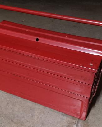 Scatola attrezzi di metallo rossa
