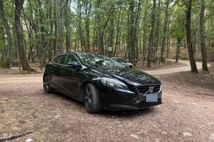 Volvo v40 d2