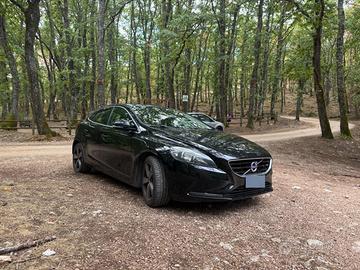 Volvo v40 d2