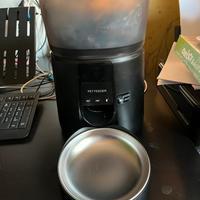 Distributore automatico crocchette