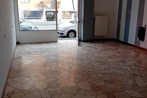 Affori M3/FN negozio 1 luce con ampia cantina