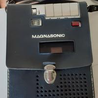 Registratore a cassette vintage Magnasonic CR-189L