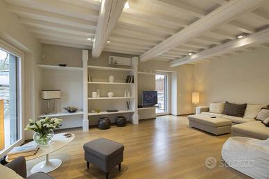 Casa indipendente di 170 m² con più di 5 locali e 
