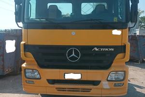 AUTOCARRO MERCEDES 3 ASSI CON IMPIANTO SCARRABILE