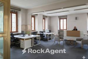 LOCALE COMMERCIALE ( EX FILIALE BANCARIA)