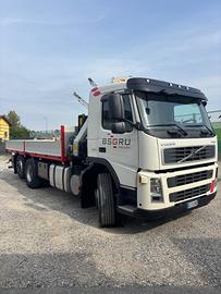 Camion gru volvo