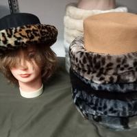 Cappello donna in feltro con bordo pelliccia 