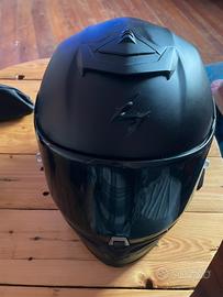 Casco scorpion R1