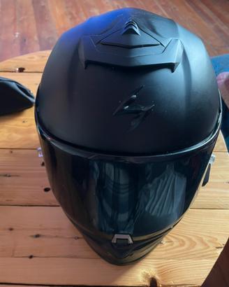 Casco scorpion R1