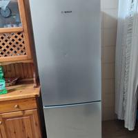 FRIGORIFERO COMBINATO CON CONGELATORE BOSCH