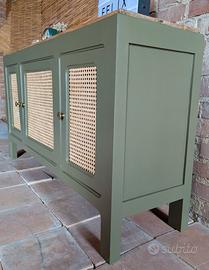 Credenza restaurata in legno