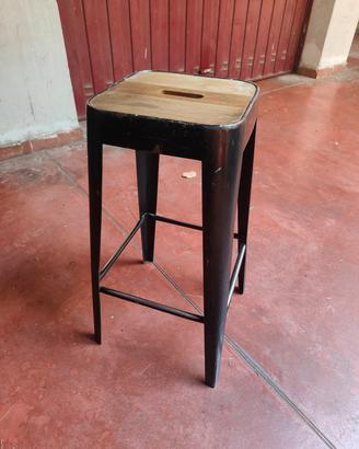 Sgabello in ferro 