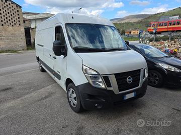 Nissan nv400