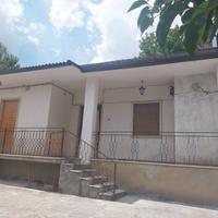 Casa rurale con terreno coltivabile