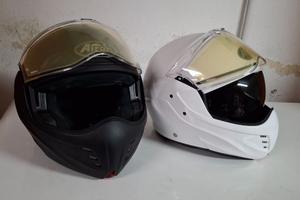 2 caschi modulari airoh usati 3 mesi