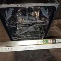 lavastoviglie INDESIT usata 3 mesi,pagata 470€