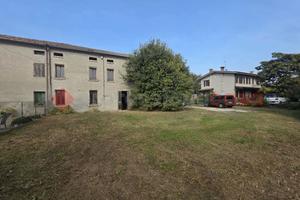 Casa Indipendente Bergantino [Cod. rif 68VRG]