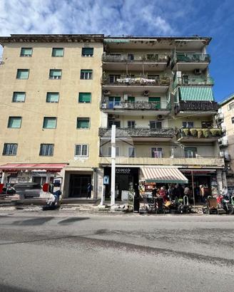 3 LOCALI A NAPOLI