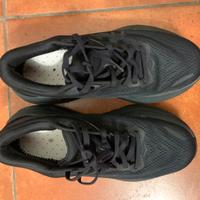 Hoka scarpe ( come nuove )