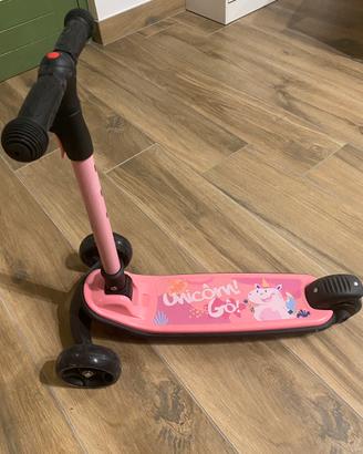 Monopattino bambina Unicorno con luci led