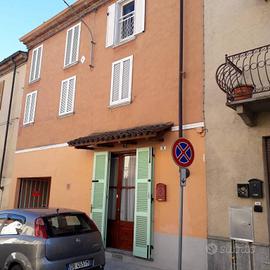 Rustico / Casale di 130 m² con 5 locali e box auto