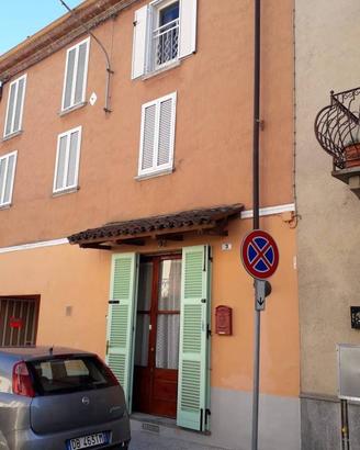 Rustico / Casale di 130 m² con 5 locali e box auto