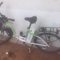 Bicicletta pedalata assistita