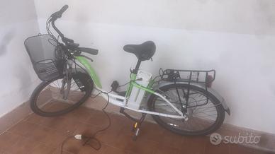Bicicletta pedalata assistita