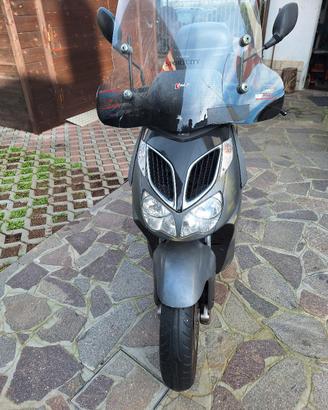 scooter Sportcity 125 perfetto per i tratti urbani