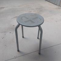 Sgabello in metallo