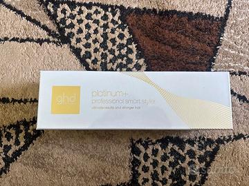 Piastra capelli GHD Platinum+ Bianca mai aperto