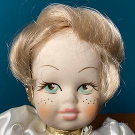 Bambola in porcellana