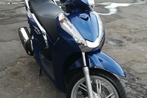 Honda sh 300