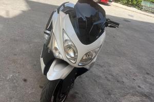 TMAX 500 WHITE MAX EDITION LIMITED
