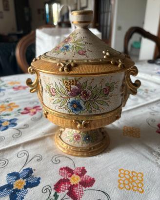 Vaso con coperchio in ceramica di Deruta