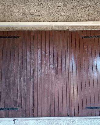 Portellone in legno a tre ante 