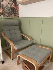 Poltrona Poang ikea completa di poggia piedi