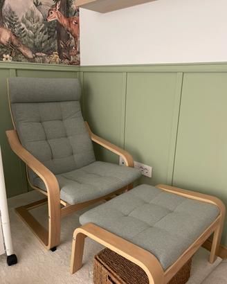 Poltrona Poang ikea completa di poggia piedi