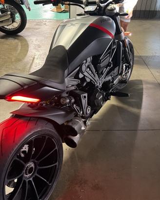 Ducati Diavel X 1260 pari al nuovo