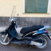 Piaggio Beverly 200