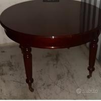 Tavolo in mogano con 6 sedie