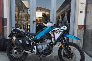 Cf Moto MT 450 soli 200km