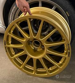 N.4 cerchi colore oro con  offset maggiorato 