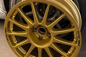 N.4 cerchi colore oro con  offset maggiorato 