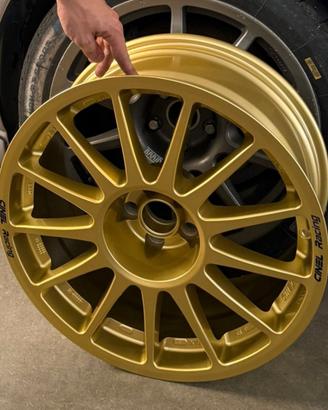 N.4 cerchi colore oro con  offset maggiorato 